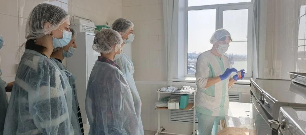 Старшеклассники жердевской школы побывали на экскурсии в больнице