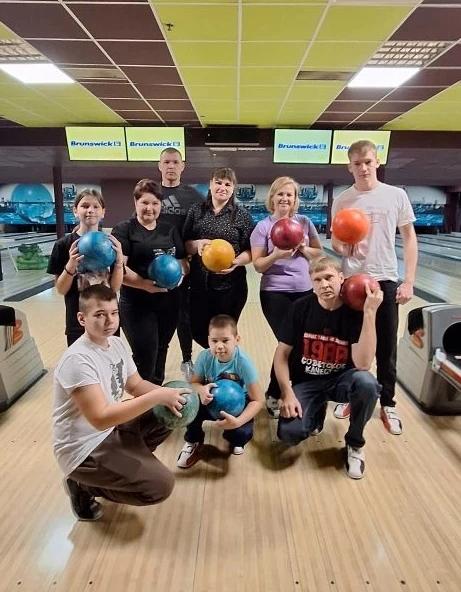Команда жердевских медиков сразились в турнире по боулингу